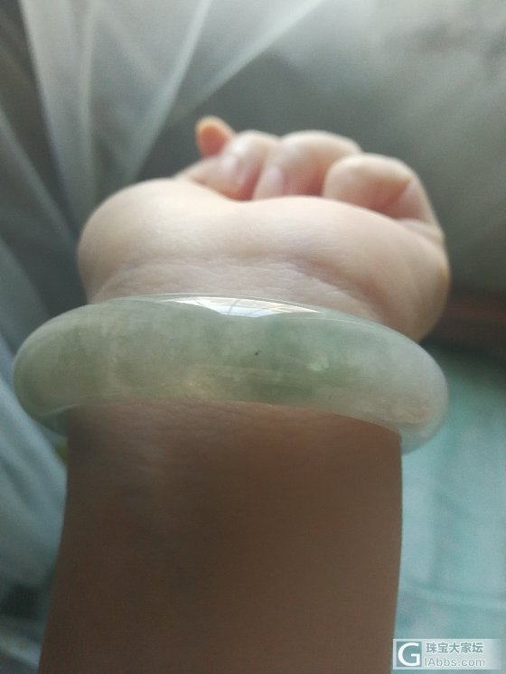 52.5圈口的油青镯子，水头不错小四价出。_手镯翡翠