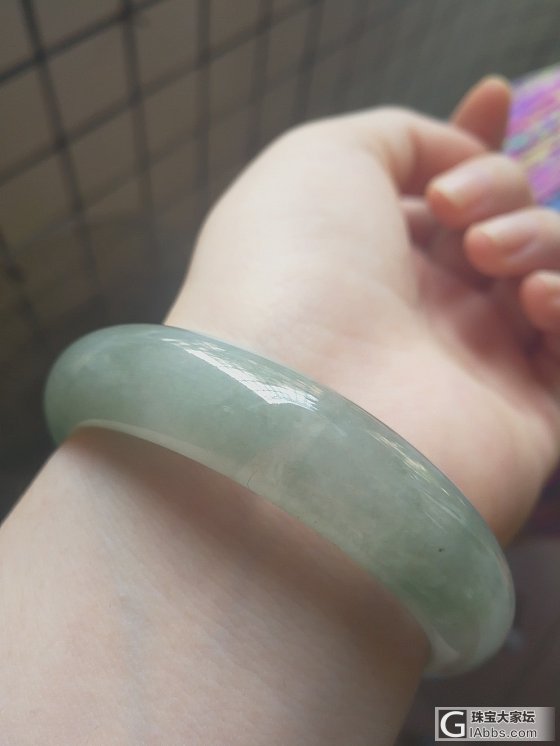 52.5圈口的油青镯子，水头不错小四价出。_手镯翡翠