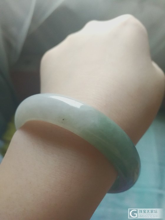 52.5圈口的油青镯子，水头不错小四价出。_手镯翡翠