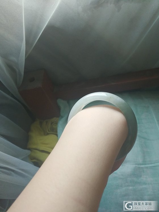 52.5圈口的油青镯子，水头不错小四价出。_手镯翡翠