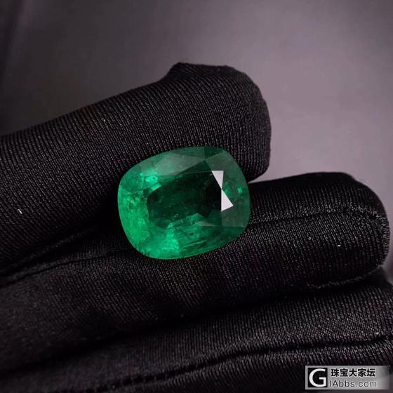 15.71克拉大台面枕型切割祖母绿，尺寸14.5X17.5X9.5mm_刻面宝石祖母绿