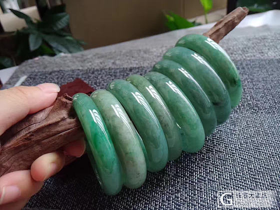 翡翠手镯欣赏_翡翠