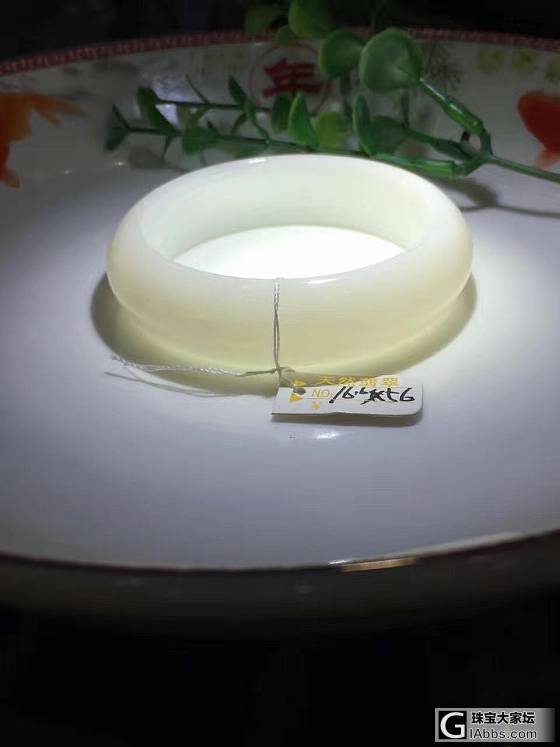 砗磲 精品〖手镯〗规格请看👇下图   特价出特价出！！_手镯砗磲
