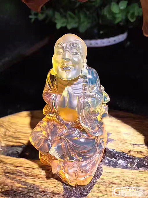 新出一款【降龙罗汉】
寓意.鸿运当头.洪福官升.
         佛佑平安.吉..._挂件琥珀