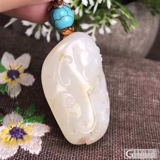 出手新疆和田玉籽料瑞兽吊坠_吊坠和田玉