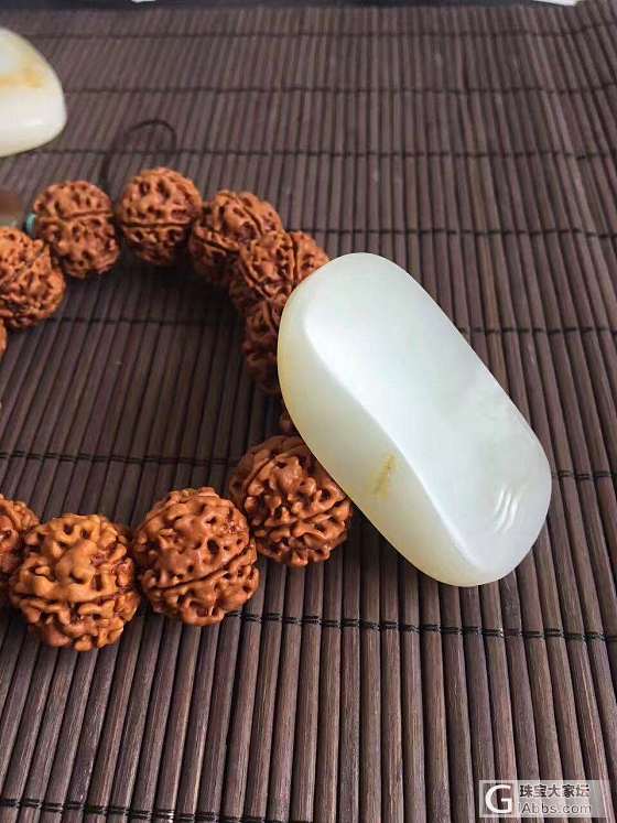 喜事连连 和田籽料  皮色巧雕 料子细度一级_挂件和田玉