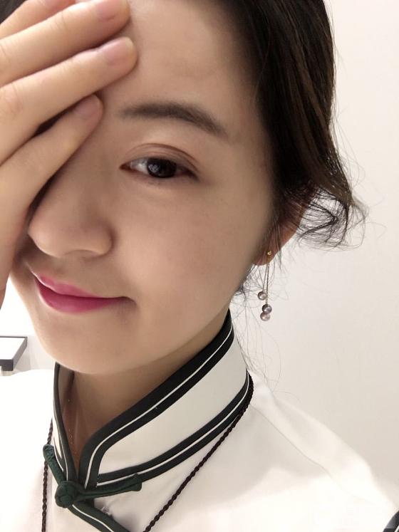 满足了作为一个女人一辈子梦想一件旗袍的愿望_珍珠