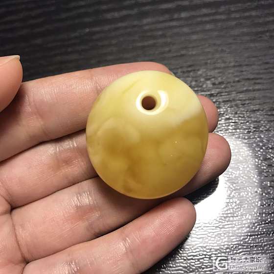 好久没来了，发些新玩意_挂件蜜蜡