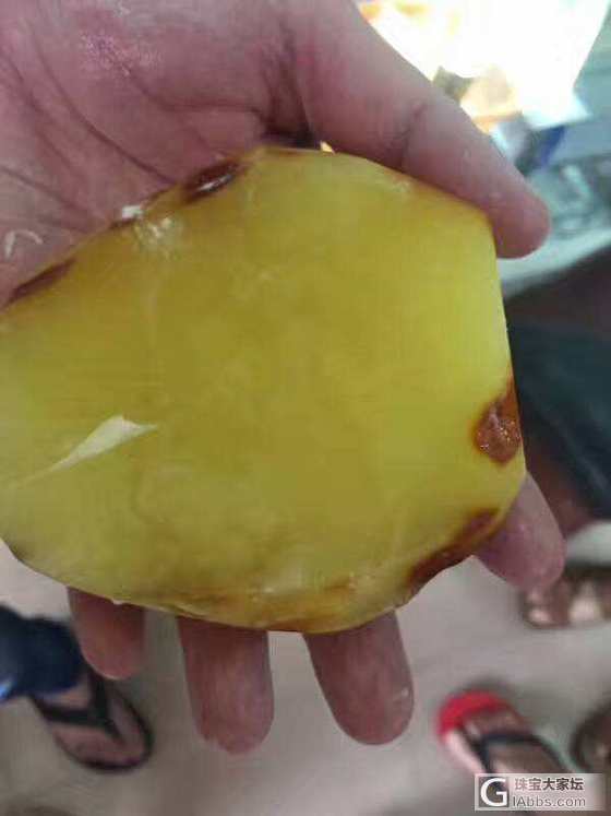 新鲜出炉的镯子_蜜蜡手镯