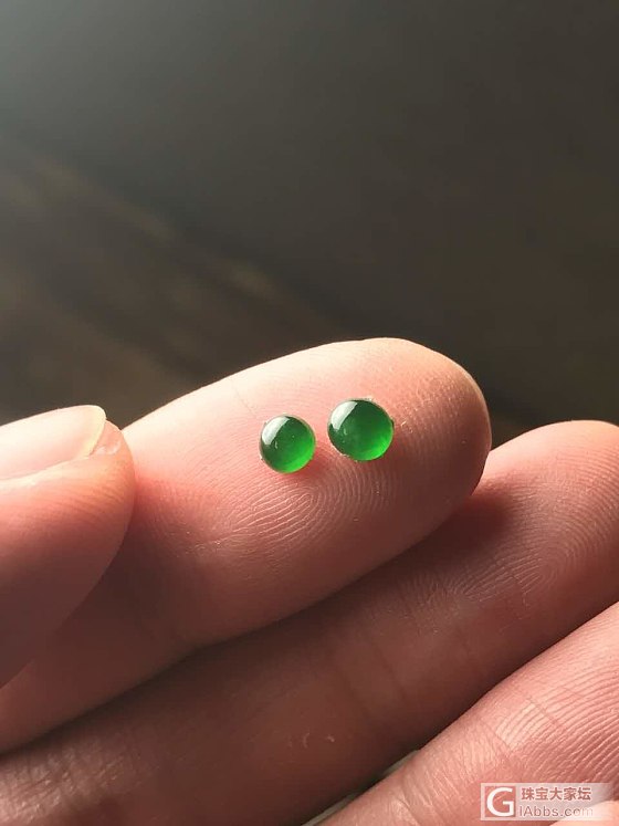 帝王绿的小蛋_蛋面翡翠