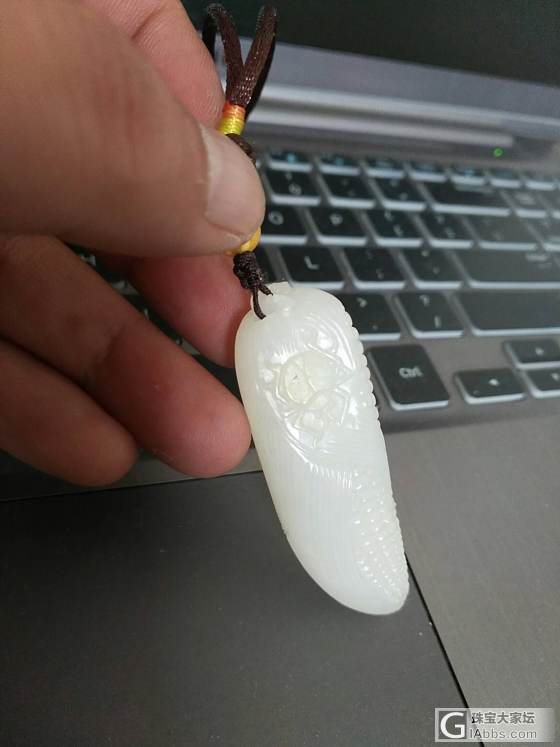 籽料，玉米挂件有原始毛孔_挂件和田玉