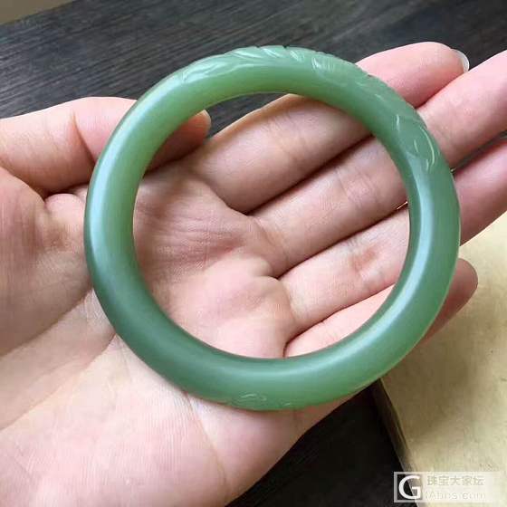 粉青蝶恋花手镯55_手镯和田玉