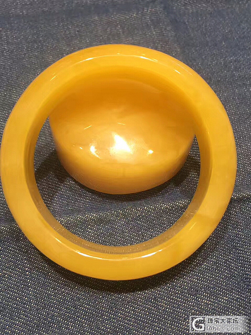 圈口54mm+纯天然乌料极品鸡油黄蜜蜡手镯一套，精品一套，价格实惠[呲牙]_手镯蜜蜡
