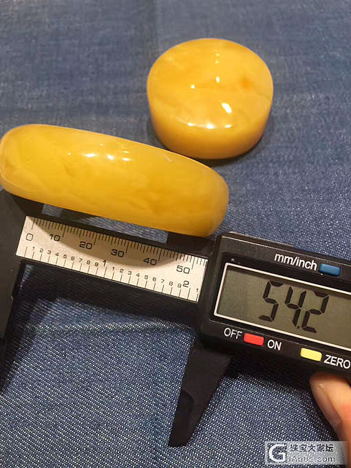 圈口54mm+纯天然乌料极品鸡油黄蜜蜡手镯一套，精品一套，价格实惠[呲牙]_手镯蜜蜡