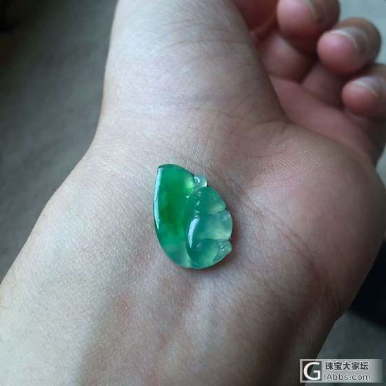 新做好的一只小松鼠_挂件翡翠