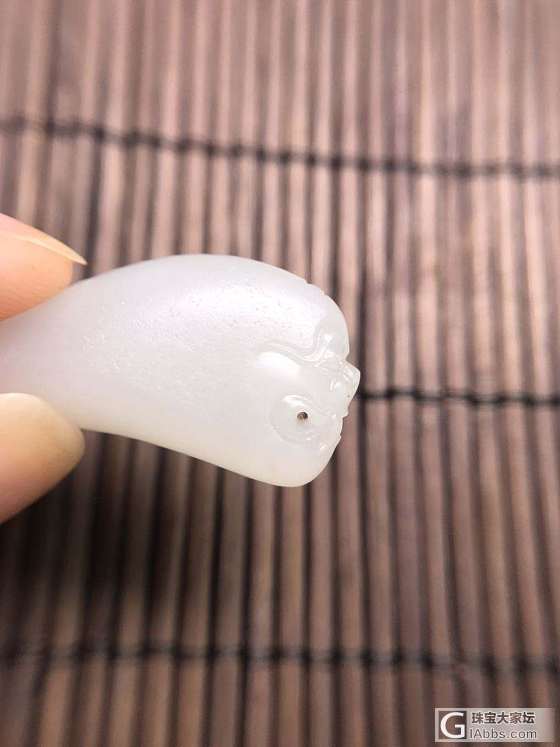 追求的羊脂 仅仅雕了一只貔貅头部，看料_挂件和田玉
