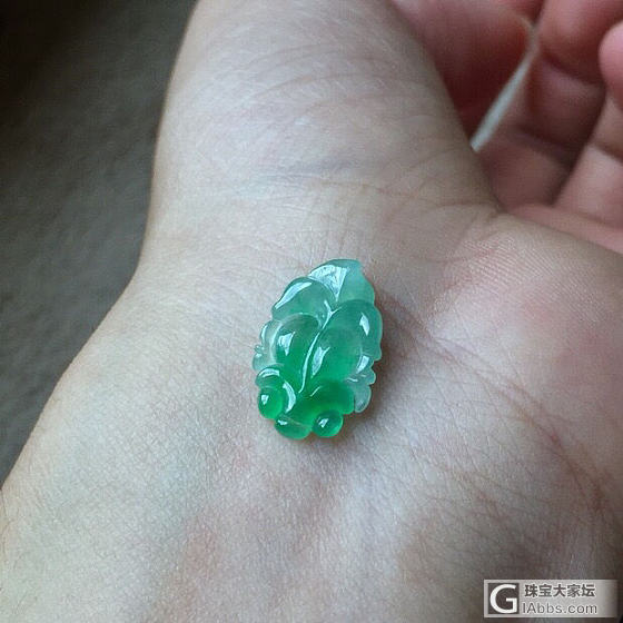可爱的阳绿小鲤鱼_挂件翡翠