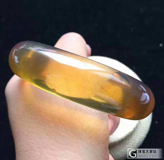 新出一条金棕手镯，无裂微粉尘_琥珀蜜蜡