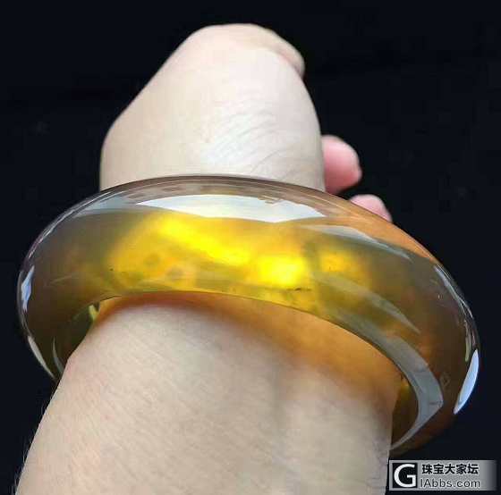 新出一条金棕手镯，无裂微粉尘_琥珀蜜蜡
