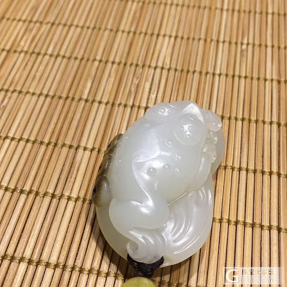 背铜钱的金蟾_挂件和田玉
