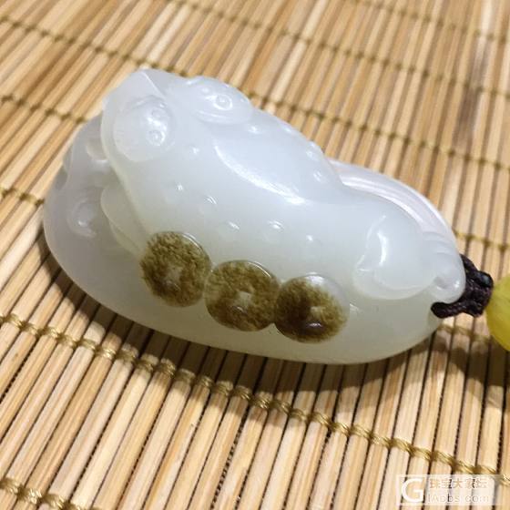 背铜钱的金蟾_挂件和田玉