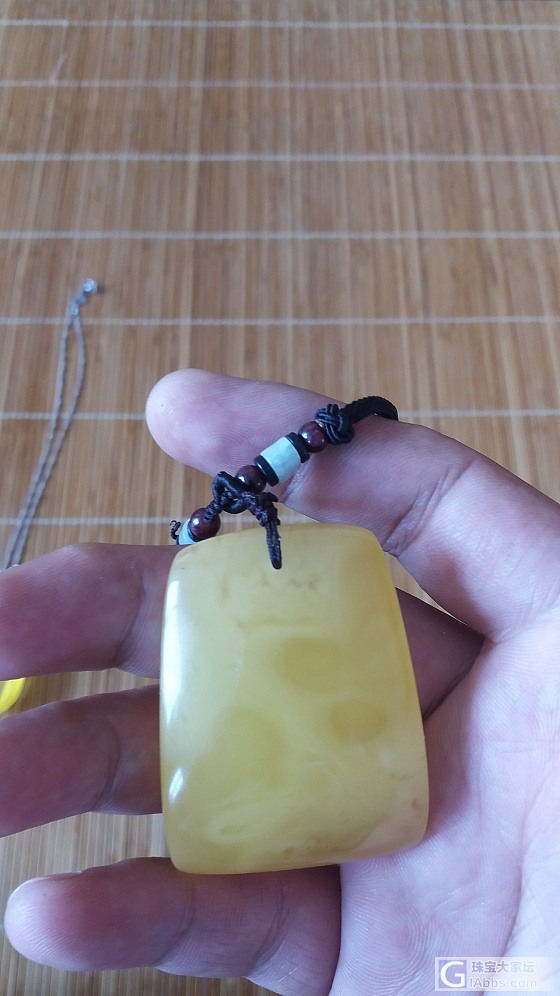 请大家给我评价一下天然吗_挂件琥珀蜜蜡