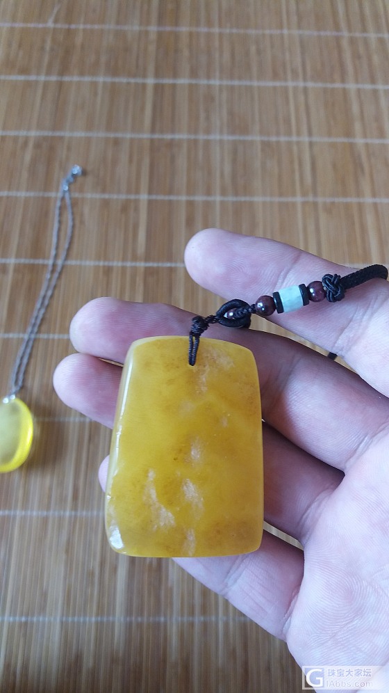 请大家给我评价一下天然吗_挂件琥珀蜜蜡