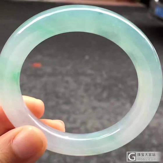 胶感十足 这手镯不错吧_手镯翡翠