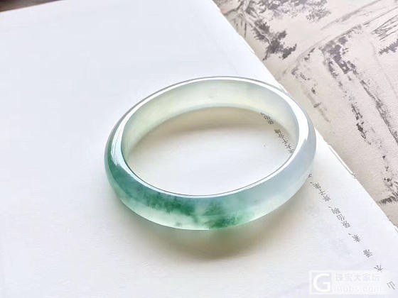 新品更新～

更多产品详情请联系Andy哦～_手镯翡翠