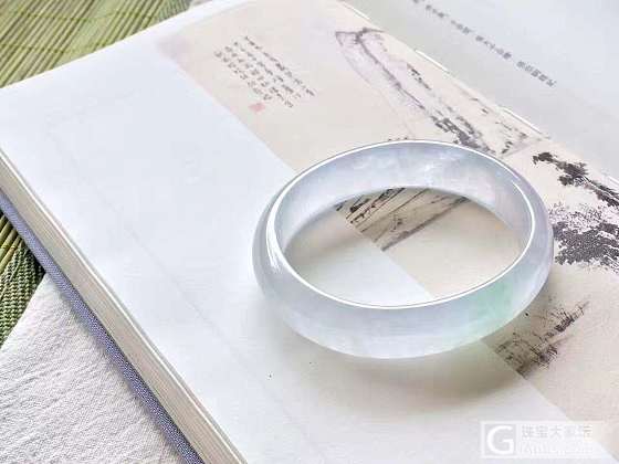 新品更新～

更多产品详情请联系Andy哦～_手镯翡翠
