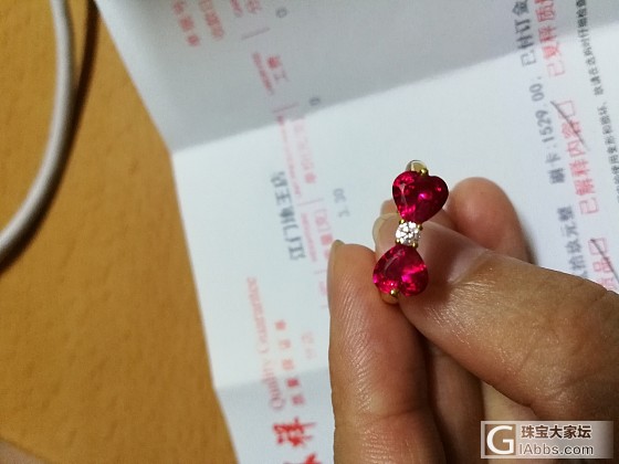 老凤祥 蝴蝶结合成红宝石戒指_手饰首饰翡翠