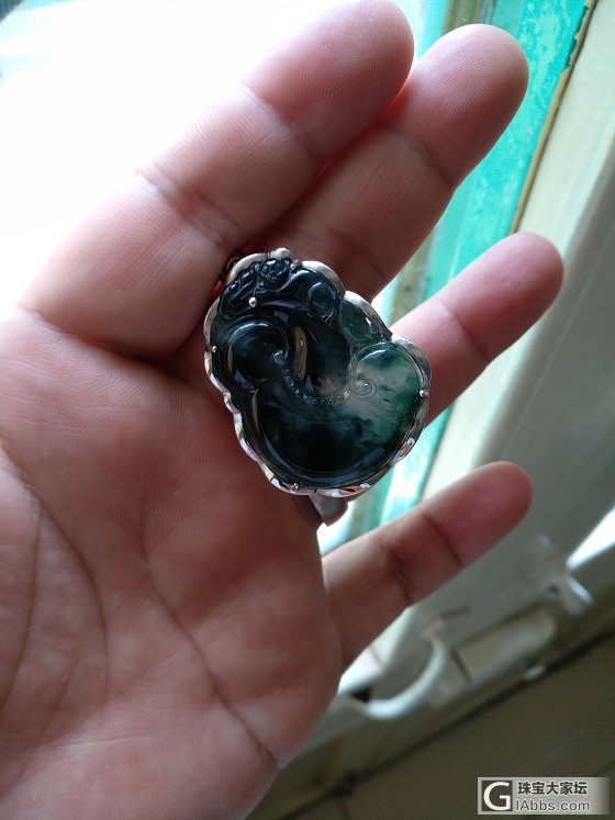 求鉴定是蓝飘吗？_挂件翡翠