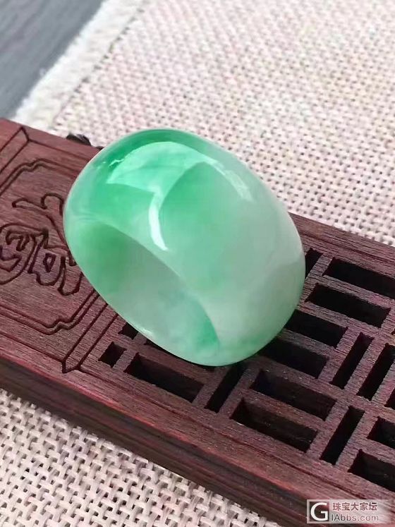 又肥又绿的翡翠指环_戒指翡翠