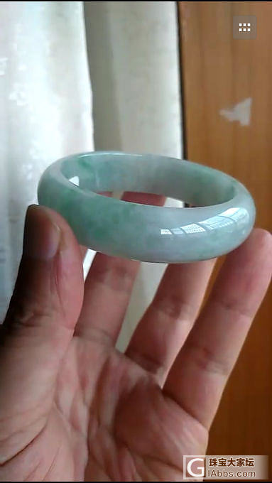 油青手镯，想入，这是视频截图，大家觉得多少入合适？3000贵吗？_手镯翡翠