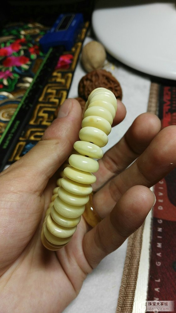 好久没来了～就两样白蜡手串和缅甸根珀吊坠，明价明价_琥珀蜜蜡