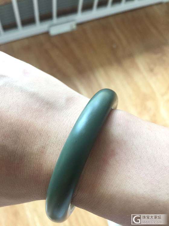 送给自己的生日礼物_手镯和田玉