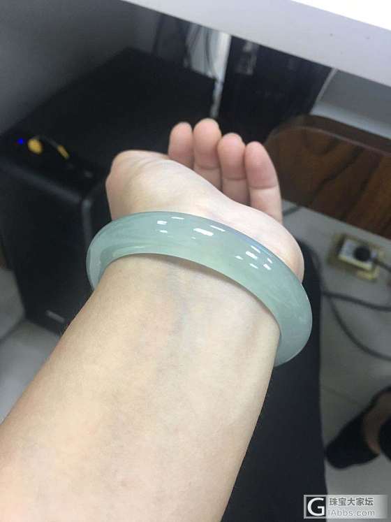 姐妹们帮忙看看镯子多少钱_手镯翡翠