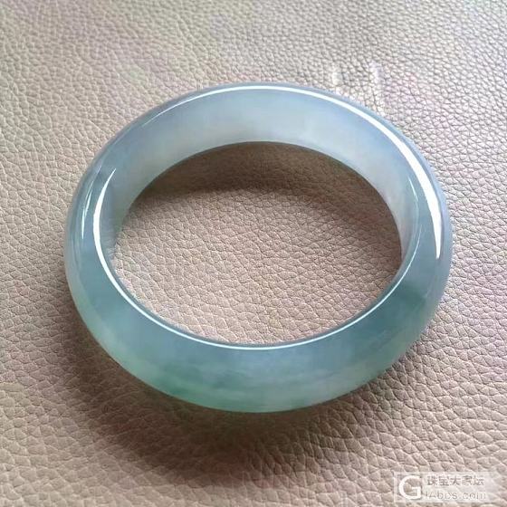 【迈绿】7.17  林更新拿的是翡翠玉佩吗？？_手镯挂件翡翠