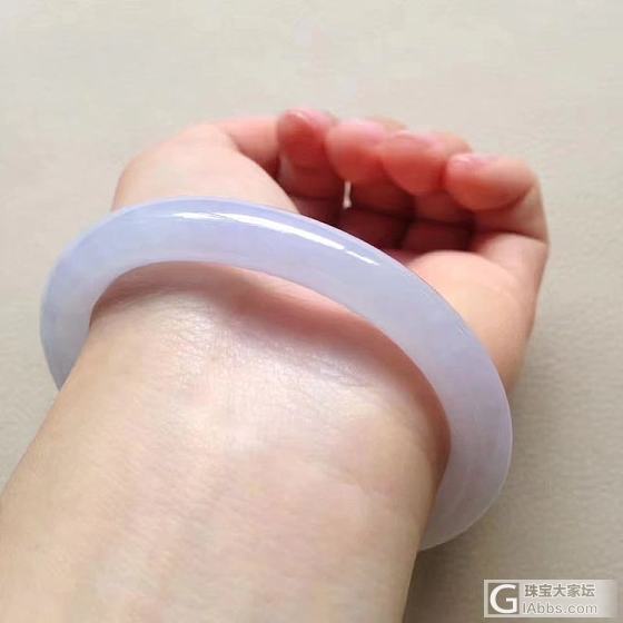 【迈绿】7.17  林更新拿的是翡翠玉佩吗？？_手镯挂件翡翠