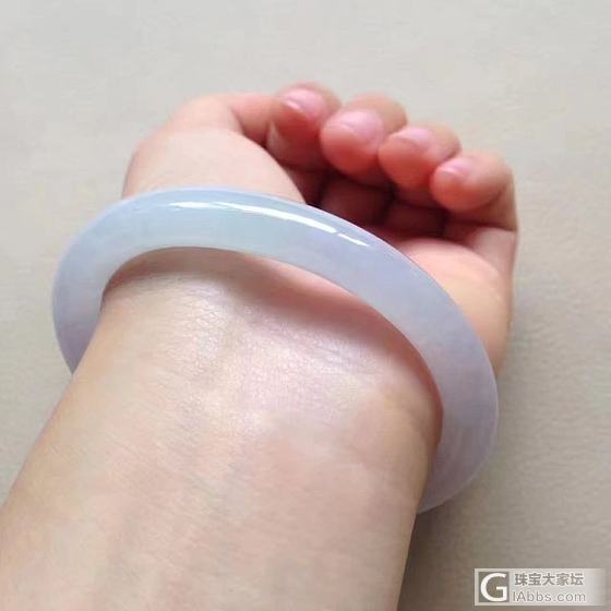 【迈绿】7.17  林更新拿的是翡翠玉佩吗？？_手镯挂件翡翠
