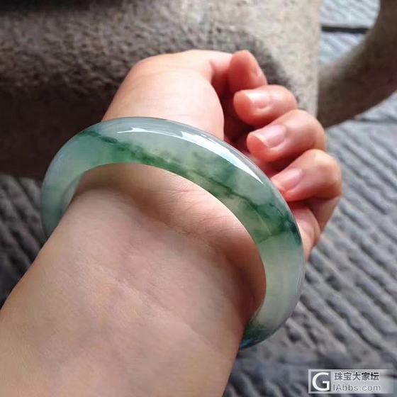 【迈绿】7.17  林更新拿的是翡翠玉佩吗？？_手镯挂件翡翠