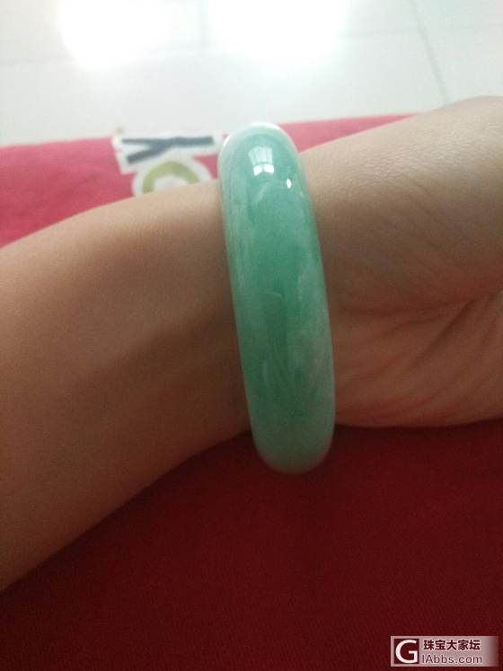 新买的玉手镯请大家看看是不是好货，是A货吗？☺_手镯翡翠