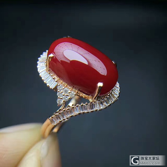 🌹赤红啊卡珊瑚套装.果冻水润🍒、采用18k金镶嵌并搭配南非钻💎，清晰可见、色泽浓..._耳钉吊坠戒指珊瑚