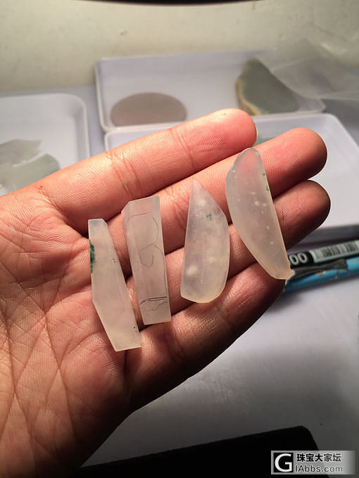 悟道题材一直有出
这一批小料子起的货真的超美
质量的料子只需寥寥几笔就能把料子升..._挂件翡翠