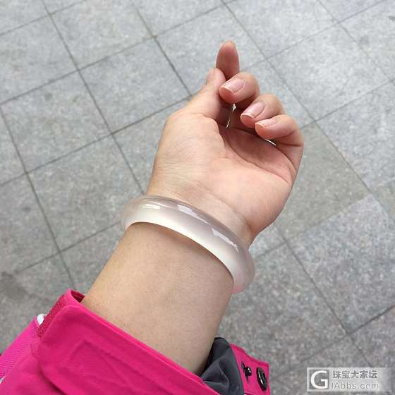 各位帮我看下这只镯子_手镯玉髓