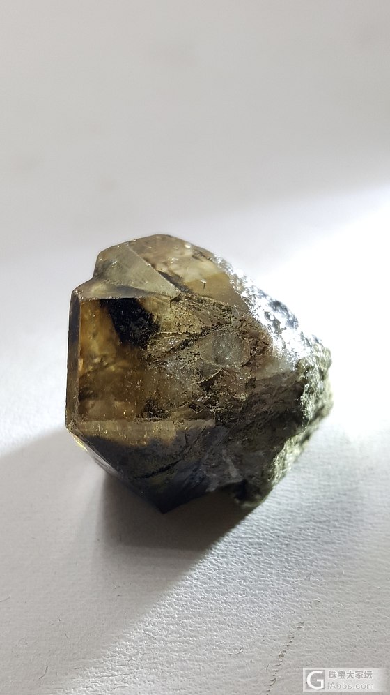 向大家介绍一种原石一点都不起眼的稀有宝石_原石锡石