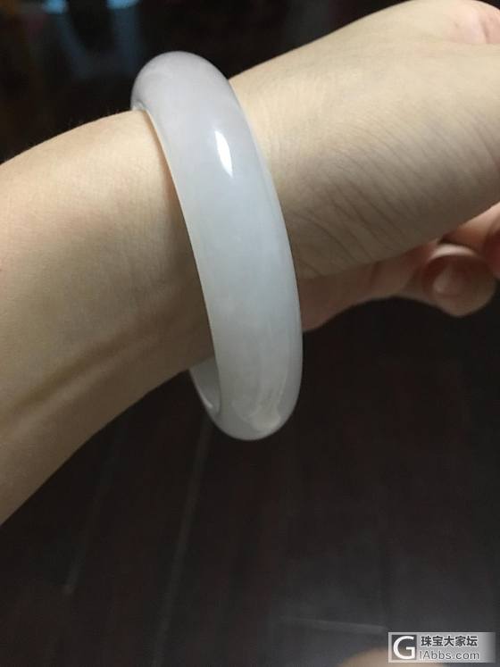 帮我看看是和田山料吗_手镯和田玉