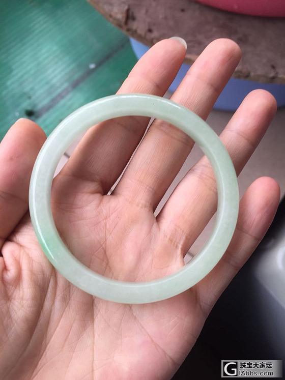 这个镯子婆婆给的_手镯翡翠