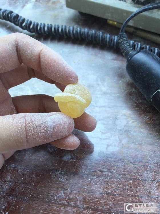桃子_打磨琥珀蜜蜡