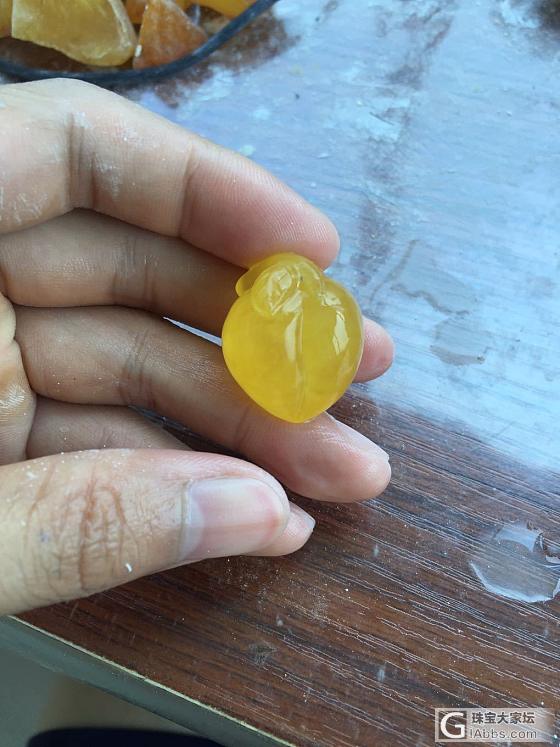 桃子_打磨琥珀蜜蜡